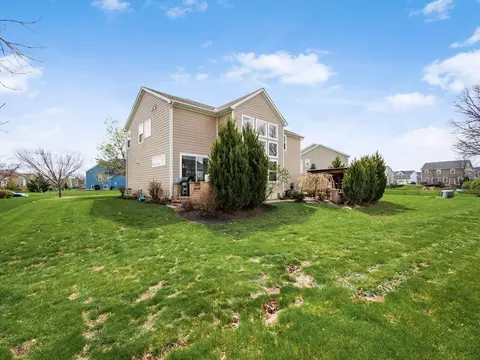 Exterior - 357 Tipperary Loop, Delaware, OH 43015 photo 17 of 18