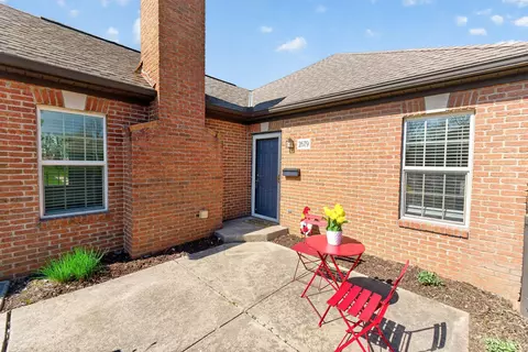 2679 Trottersway Dr, Columbus, OH 43235