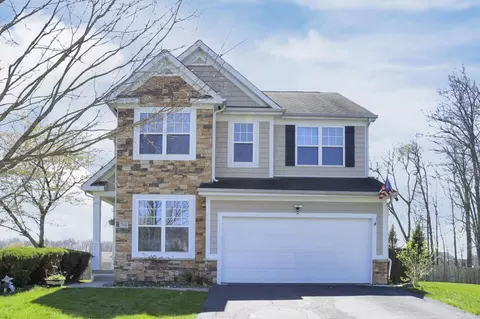 760 Brevard Ct, Pickerington, OH 43147