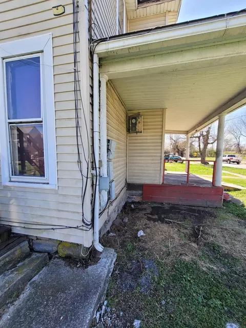 Exterior - 210 Leader St, Marion, OH 43302 photo 6 of 7