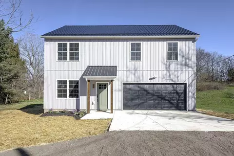74 S Main St, Croton, OH 43013
