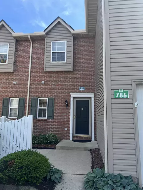 786 Spring Valley Dr, Lewis Center, OH 43035