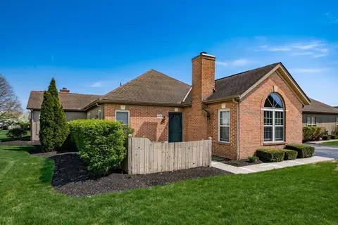 2444 Hooverside Ln, Grove City, OH 43123