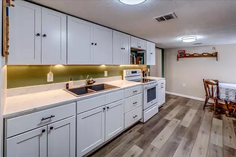 Kitchen - 349 Barnes Ave, Circleville, OH 43113 photo 3 of 3