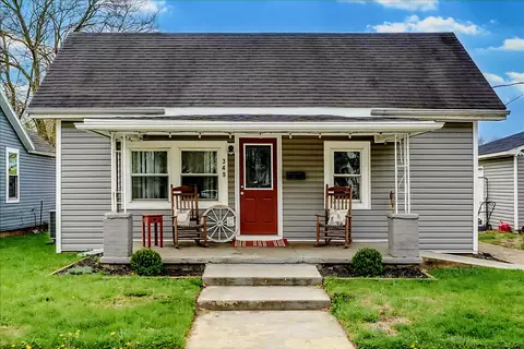 349 Barnes Ave, Circleville, OH 43113