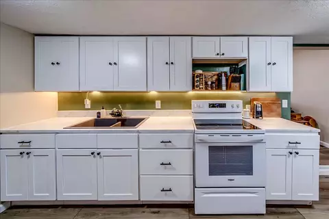 Kitchen - 349 Barnes Ave, Circleville, OH 43113 photo 2 of 3
