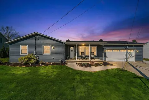 580 Coshocton Ave, Thornville, OH 43076