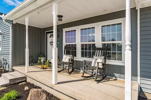 580 Coshocton Ave, Thornville, OH 43076