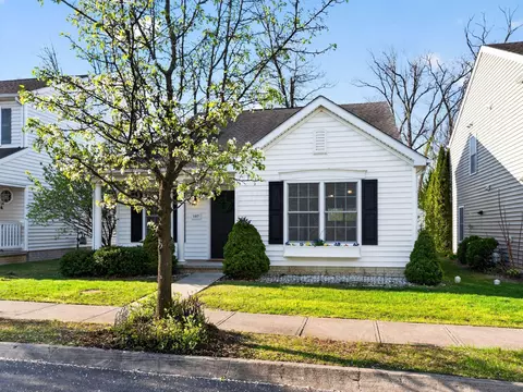 107 Arrowfeather Ln, Lewis Center, OH 43035