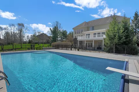 2478 Deseret Dr, Powell, OH 43065