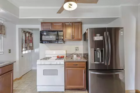 Kitchen - 1219 E Locust St, Lancaster, OH 43130 photo 2 of 2
