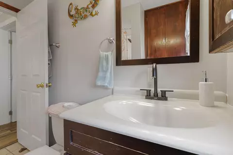 Bath - 1219 E Locust St, Lancaster, OH 43130 photo 2 of 5