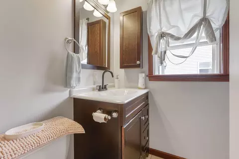 Bath - 1219 E Locust St, Lancaster, OH 43130 photo 1 of 5