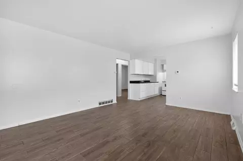 Living - 967 Ruby Ave, Columbus, OH 43227 photo 3 of 4