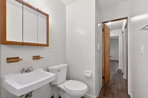 Bath - 967 Ruby Ave, Columbus, OH 43227 photo 2 of 2