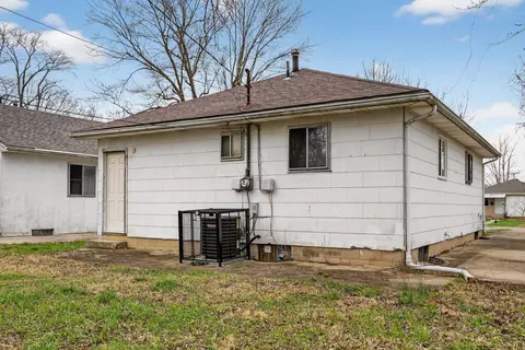 Exterior - 967 Ruby Ave, Columbus, OH 43227 photo 3 of 4