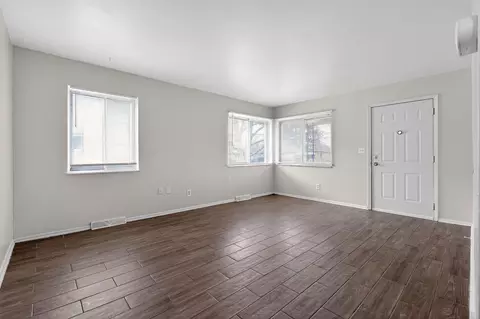 Living - 967 Ruby Ave, Columbus, OH 43227 photo 1 of 4
