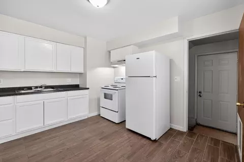 Kitchen - 967 Ruby Ave, Columbus, OH 43227 photo 2 of 2