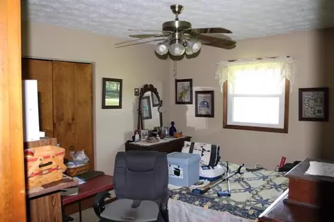 Bedroom - 765 Wolfinger Rd, Marion, OH 43302 photo 2 of 3