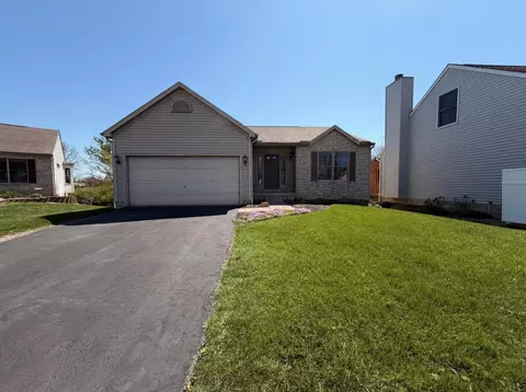 3373 Brook Spring Dr, Grove City, OH 43123