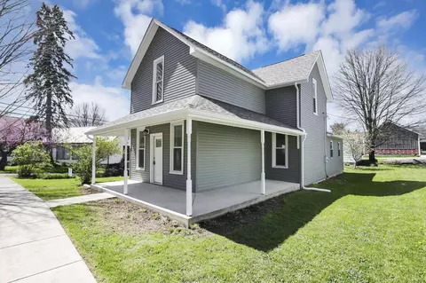 77 S Church St, Thornville, OH 43076