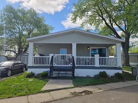 1220 Vista Dr, Heath, OH 43056