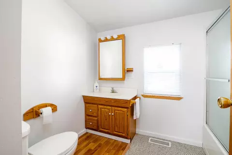 Bath - 581 E Main St, Circleville, OH 43113 photo 1 of 2