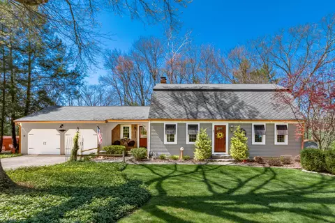 1169 Parkview Dr, Zanesville, OH 43701
