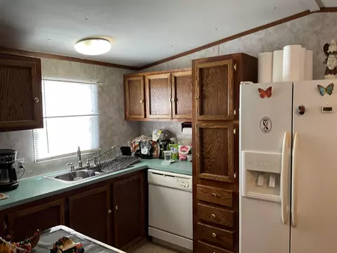 Kitchen - 1660 E Main St, Lancaster, OH 43130 photo 2 of 2