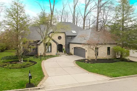 8176 Lake Bluff Ct, Columbus, OH 43235