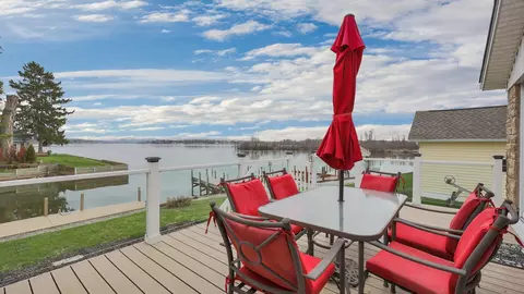 28 Bay View Dr, Buckeye Lake, OH 43008