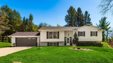 161 Wildwood Dr, Granville, OH 43023