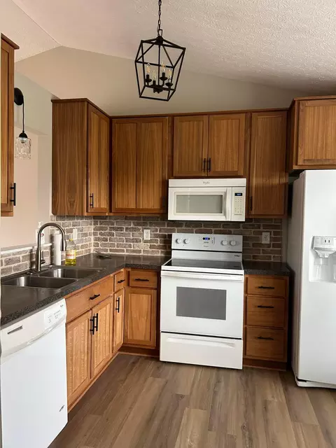 Kitchen - 98 Kettering, Delaware, OH 43015 photo 2 of 3