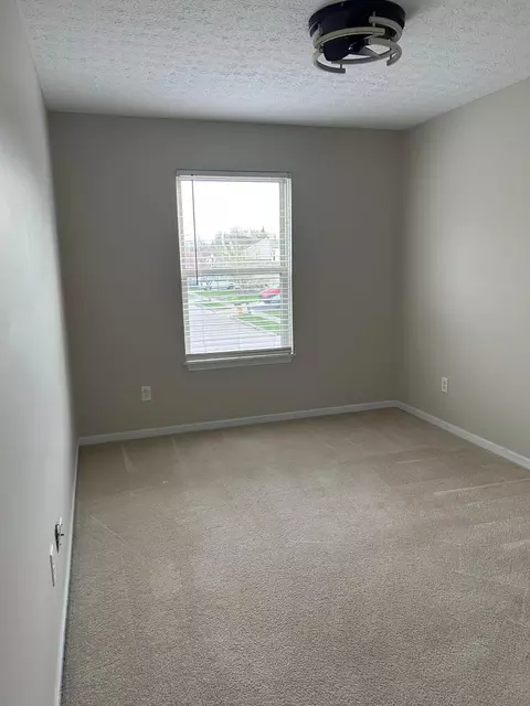 Bedroom - 98 Kettering, Delaware, OH 43015 photo 5 of 9