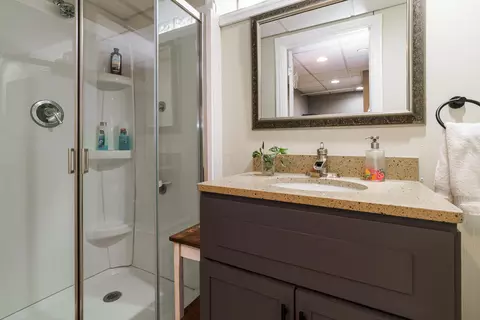 Bath - 74 E Torrence Rd, Columbus, OH 43214 photo 1 of 2