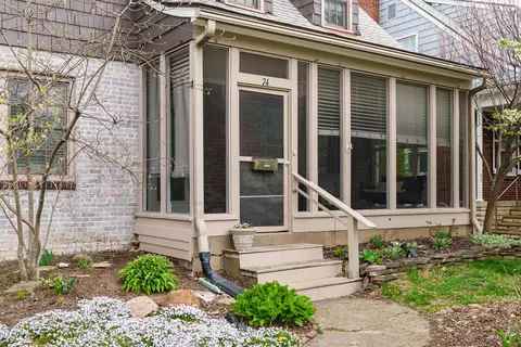 Exterior - 74 E Torrence Rd, Columbus, OH 43214 photo 4 of 8