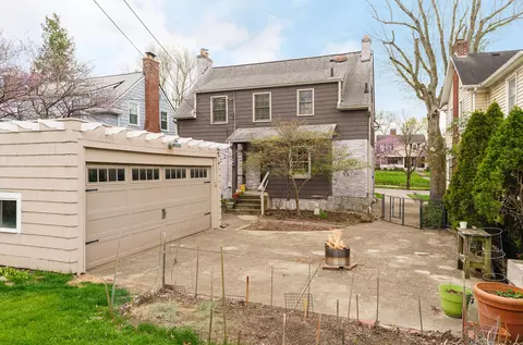 Exterior - 74 E Torrence Rd, Columbus, OH 43214 photo 7 of 8