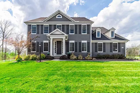 7425 Steeplechase Ln, New Albany, OH 43054