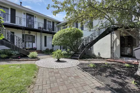 1631 Roxbury Rd #B6, Columbus, OH 43212