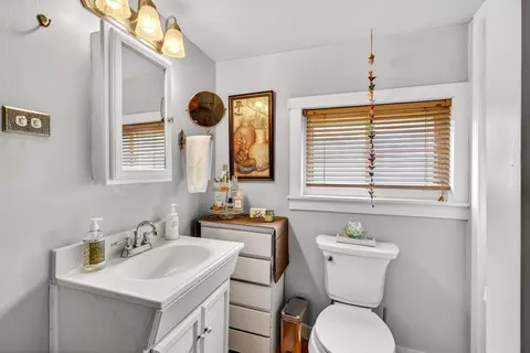 Bath - 177 N High St, Jackson, OH 45640 photo 2 of 4