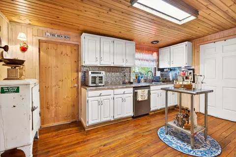 Kitchen - 177 N High St, Jackson, OH 45640 photo 3 of 4