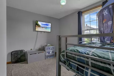 Bedroom - 699 E 2nd St, Logan, OH 43138 photo 6 of 8