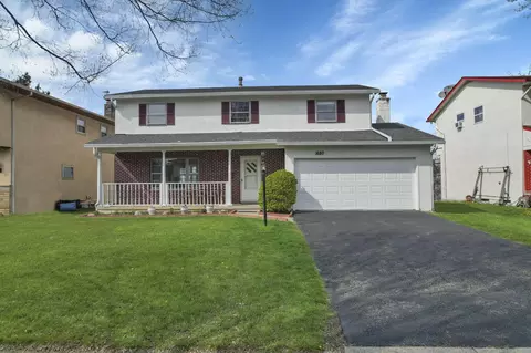 1680 Pin Oak Dr, Columbus, OH 43229