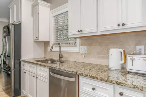 Kitchen - 992 Elderberry Loop, Delaware, OH 43015 photo 3 of 3