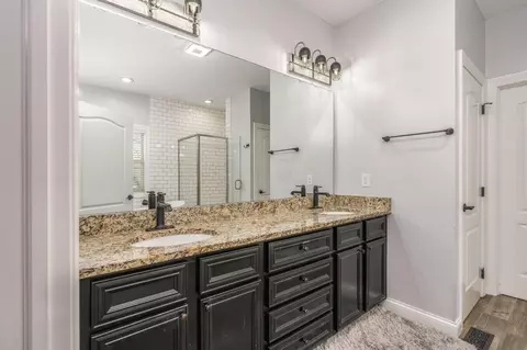 Bath - 992 Elderberry Loop, Delaware, OH 43015 photo 2 of 6