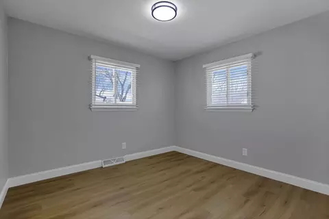 Bedroom - 572 Westphal Ave, Columbus, OH 43213 photo 4 of 7