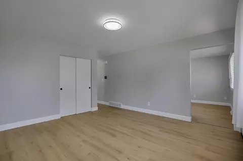 Living - 572 Westphal Ave, Columbus, OH 43213 photo 1 of 2