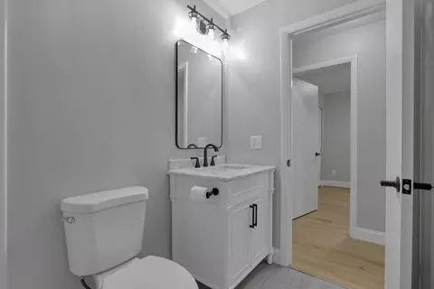 Bath - 572 Westphal Ave, Columbus, OH 43213 photo 3 of 3