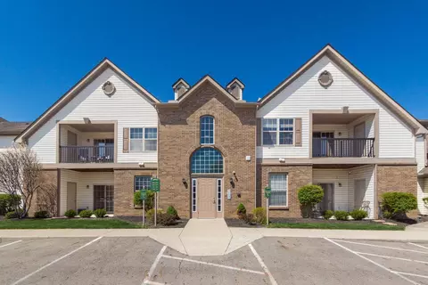 705 Hidden Springs Dr, Lewis Center, OH 43035