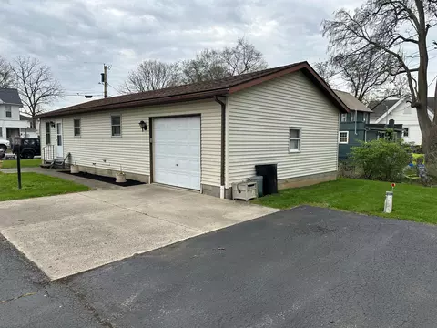 Exterior - 305 N Elm St, Prospect, OH 43342 photo 5 of 8